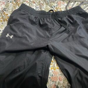 ￼ Under Armor men’s two XL loose warm-up pants, black great condition